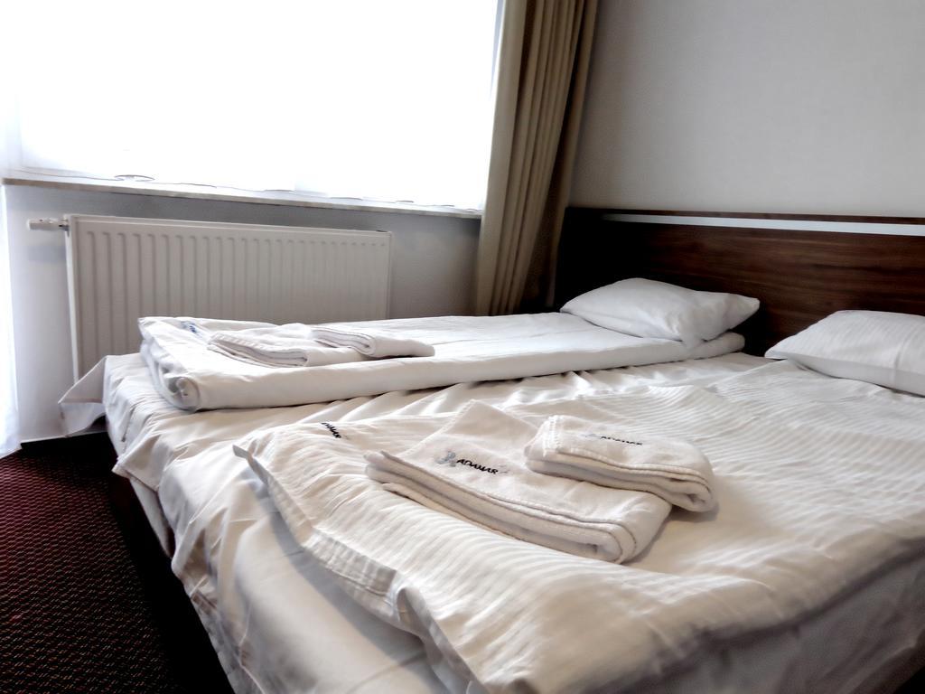 Adamar Jastrzebia Gora Bed & Breakfast Ruang foto