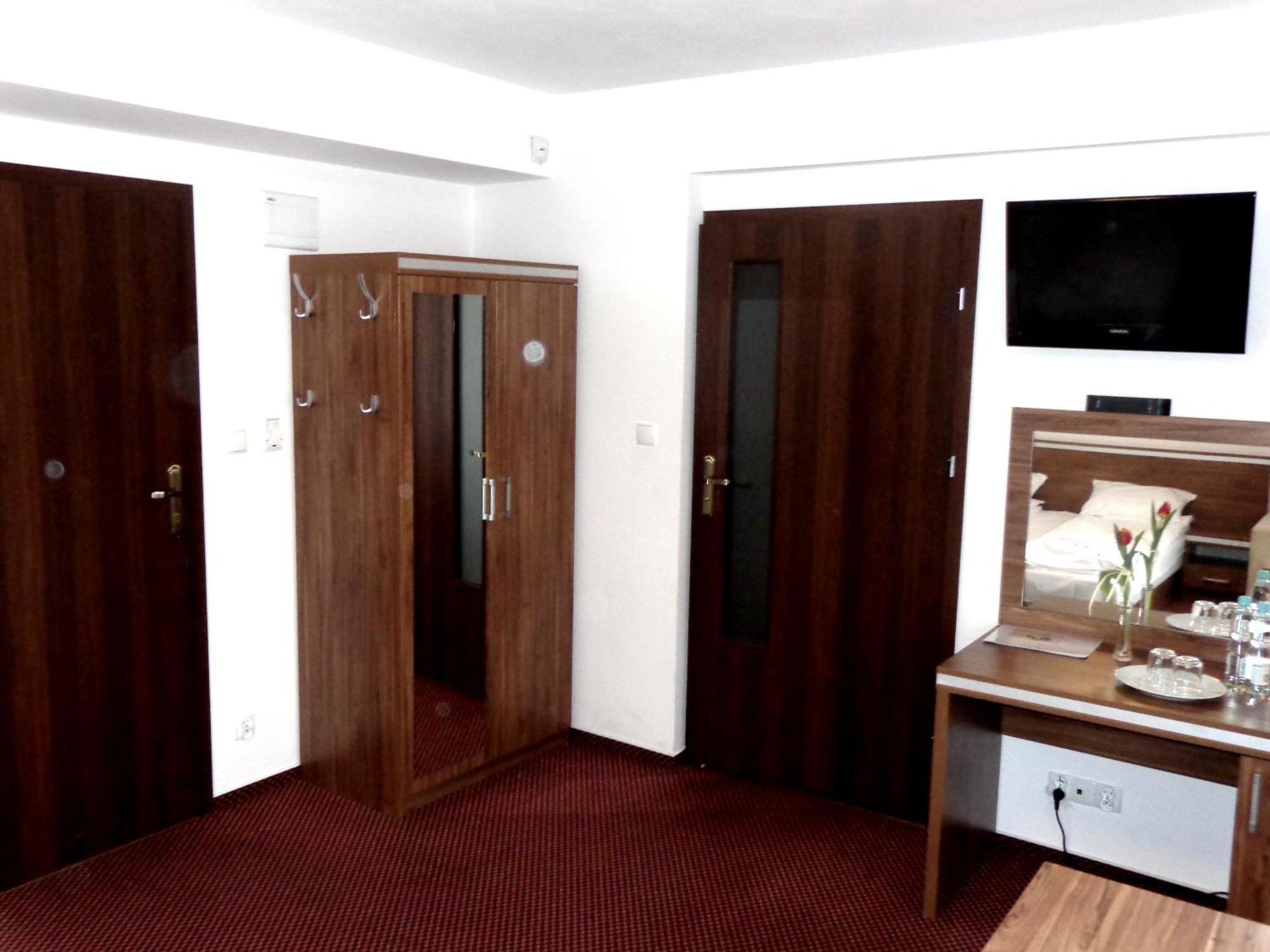 Adamar Jastrzebia Gora Bed & Breakfast Ruang foto