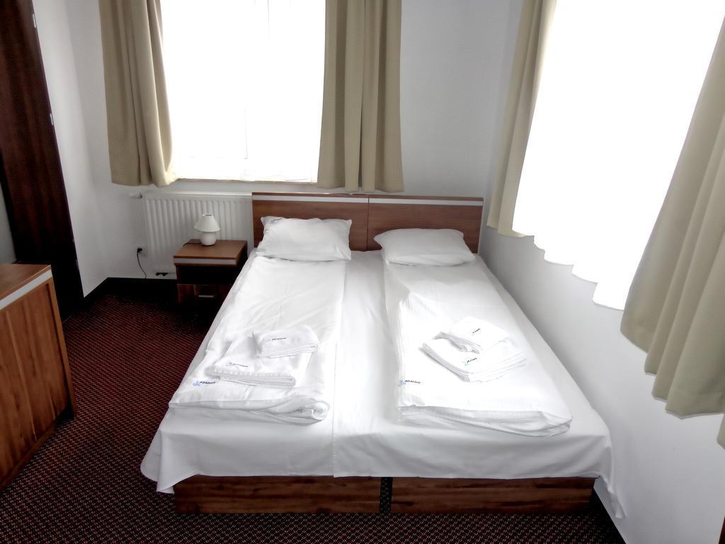 Adamar Jastrzebia Gora Bed & Breakfast Ruang foto