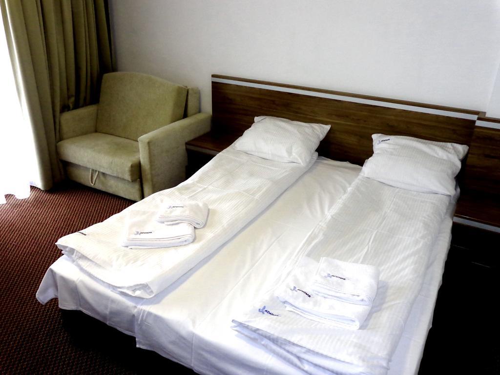 Adamar Jastrzebia Gora Bed & Breakfast Ruang foto