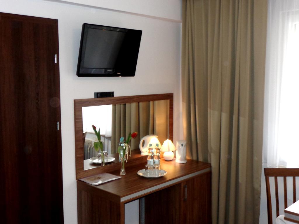 Adamar Jastrzebia Gora Bed & Breakfast Bagian luar foto