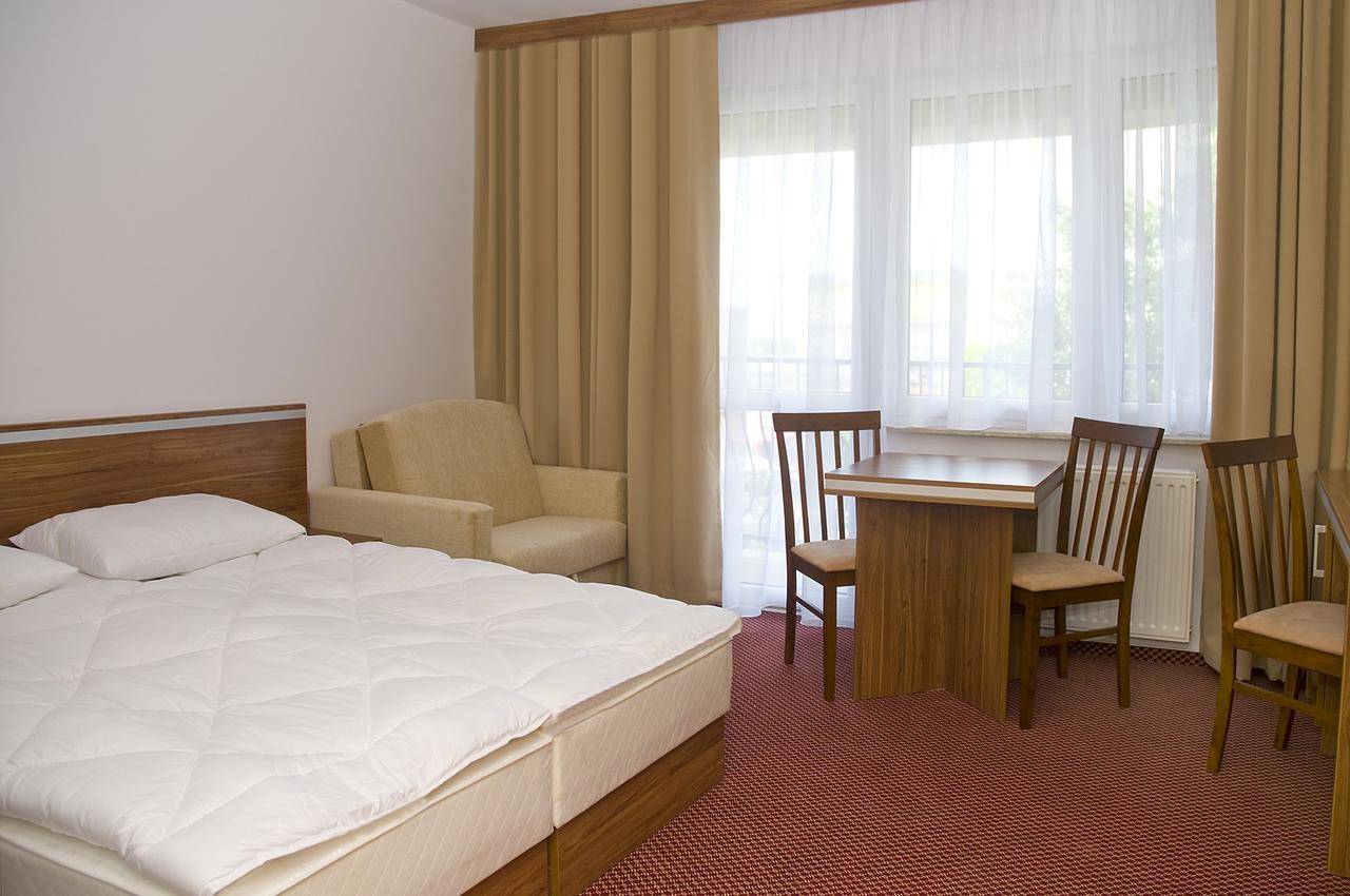 Adamar Jastrzebia Gora Bed & Breakfast Bagian luar foto