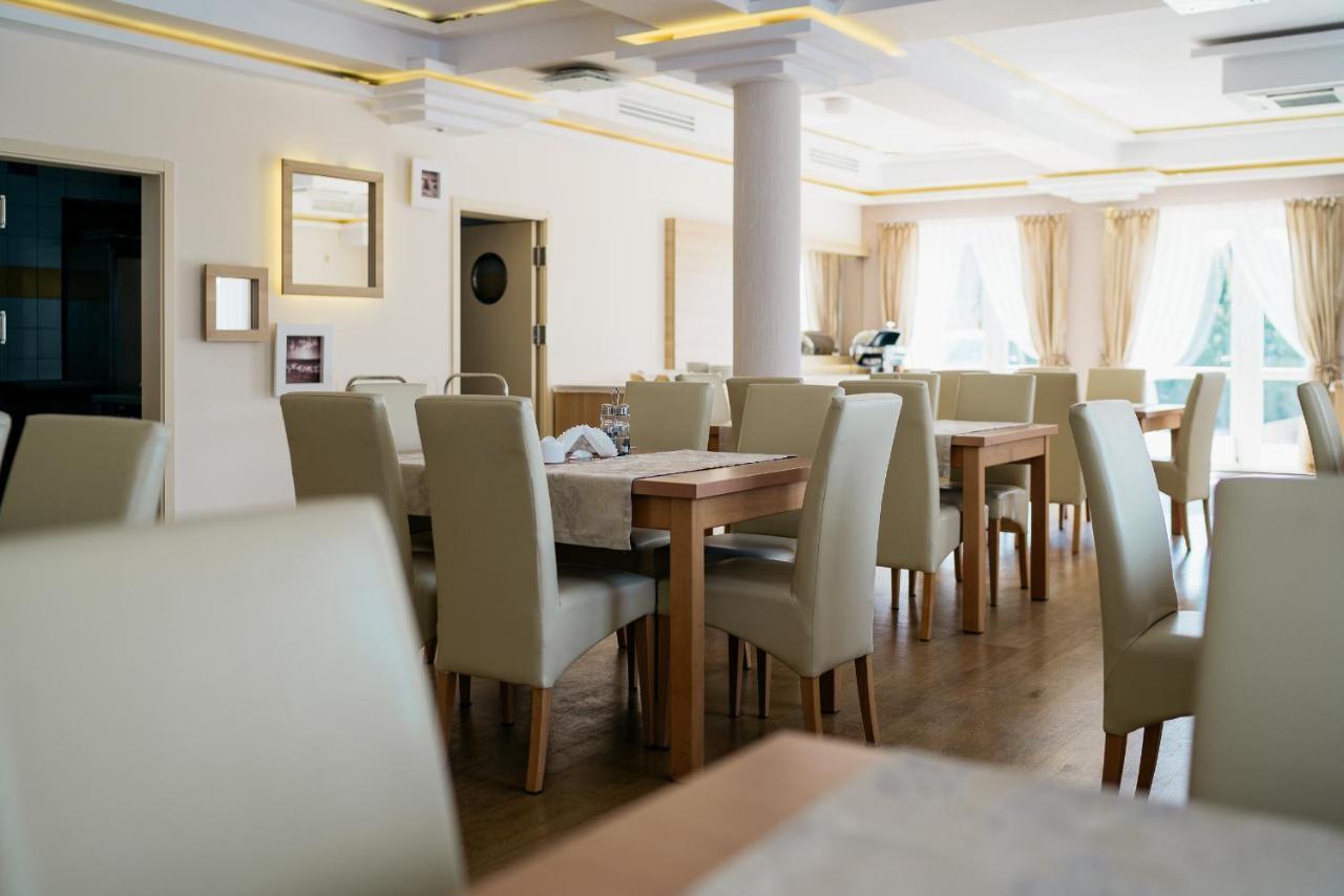 Adamar Jastrzebia Gora Bed & Breakfast Bagian luar foto