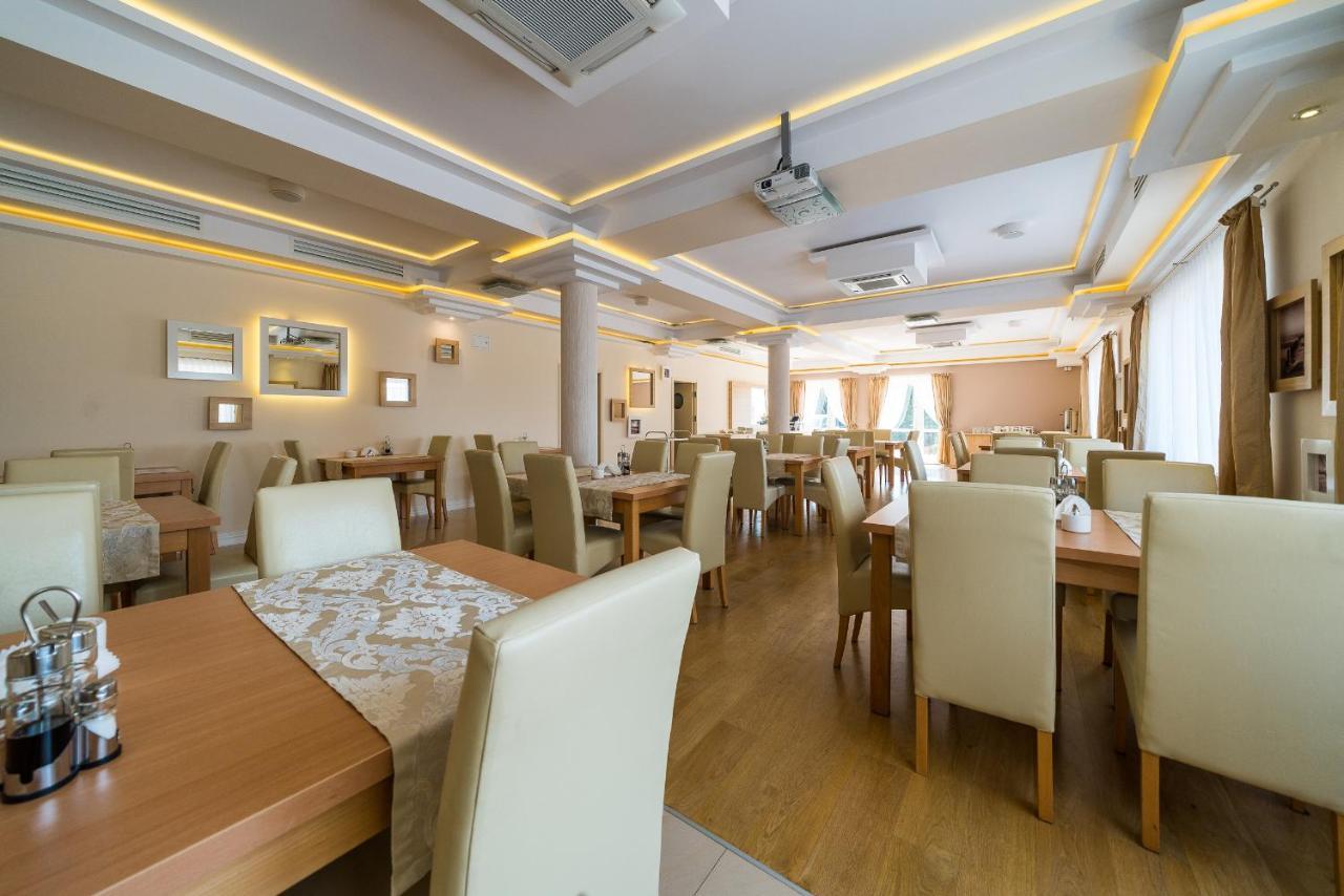 Adamar Jastrzebia Gora Bed & Breakfast Bagian luar foto