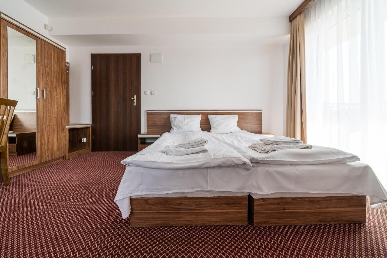 Adamar Jastrzebia Gora Bed & Breakfast Bagian luar foto