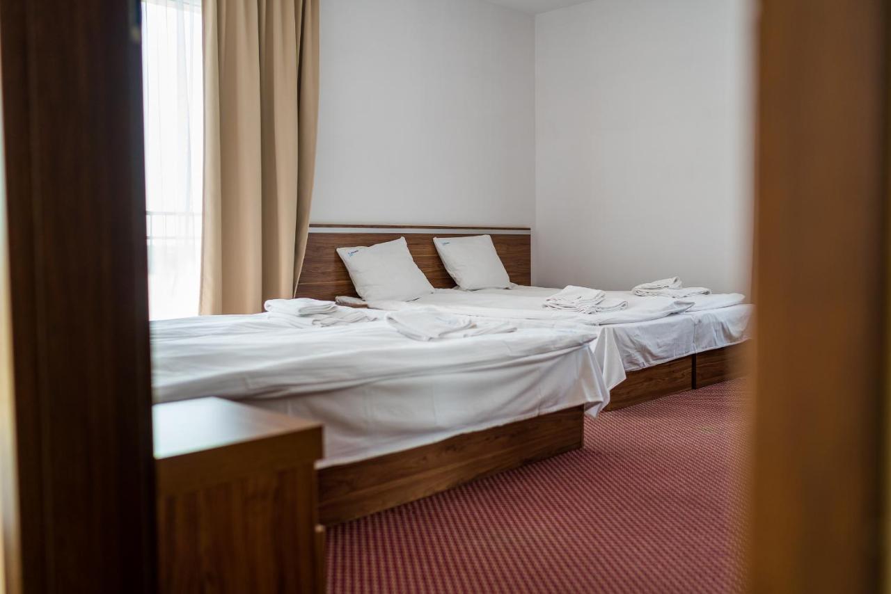 Adamar Jastrzebia Gora Bed & Breakfast Bagian luar foto