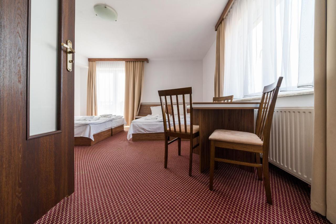 Adamar Jastrzebia Gora Bed & Breakfast Bagian luar foto