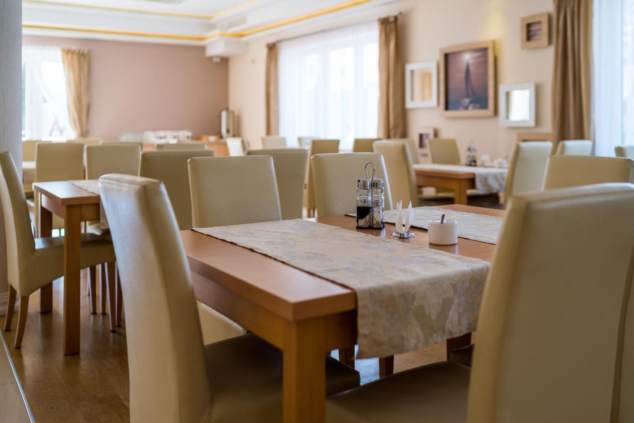Adamar Jastrzebia Gora Bed & Breakfast Bagian luar foto