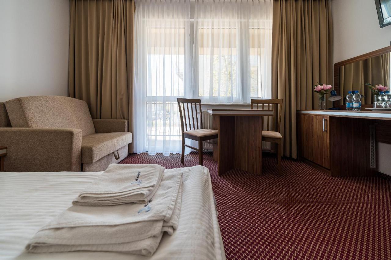 Adamar Jastrzebia Gora Bed & Breakfast Bagian luar foto