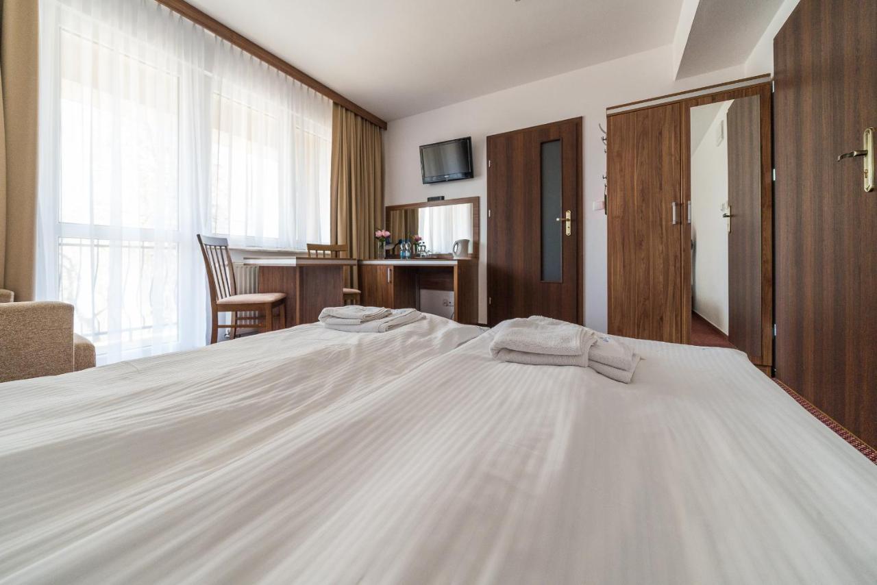 Adamar Jastrzebia Gora Bed & Breakfast Bagian luar foto