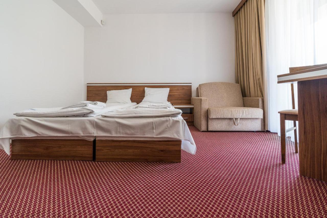 Adamar Jastrzebia Gora Bed & Breakfast Bagian luar foto